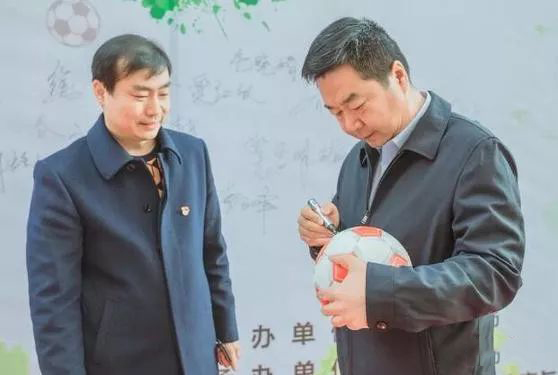 谈球吧指定通道
