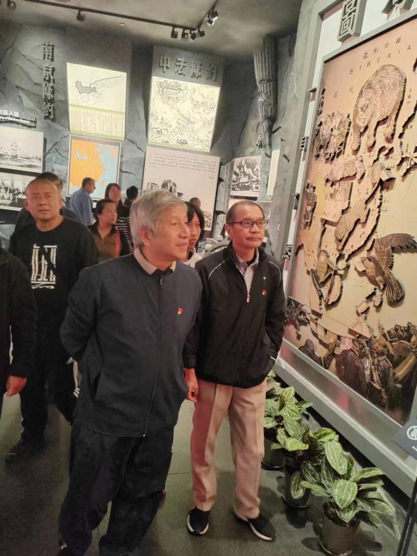 谈球吧平台