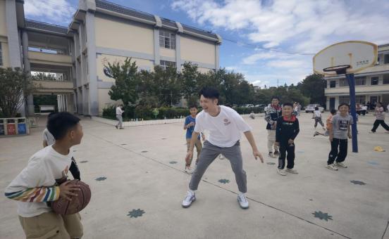 谈球吧APP下载